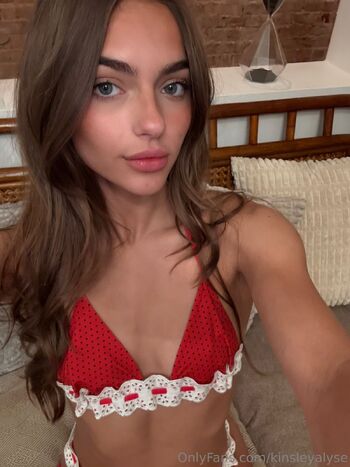 Kinsle / kinsleyalyse / thekinsleywyatt nude photo #3