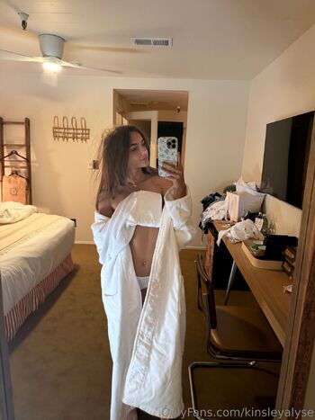Kinsle / kinsleyalyse / thekinsleywyatt nude photo #15