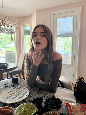 Kinsle / kinsleyalyse / thekinsleywyatt nude photo #34