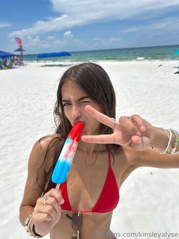 Kinsle / kinsleyalyse / thekinsleywyatt nude photo #36