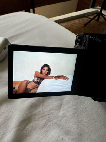 Kira Asia TS / kira.asia.ts / itski.raaaaaa nude photo #12