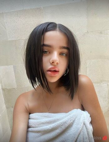 kira.kiss nude photo #11