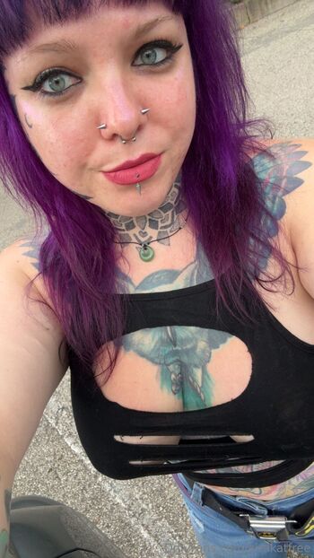 Kira Ka / kirakatfree nude photo #1