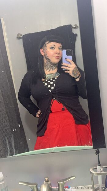 Kira Ka / kirakatfree nude photo #25