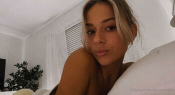 Kirsten Knigh / kirstenknight nude photo #18