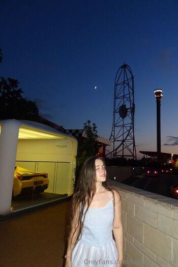 Karina Lynn / kisskarinalynn nude photo #3