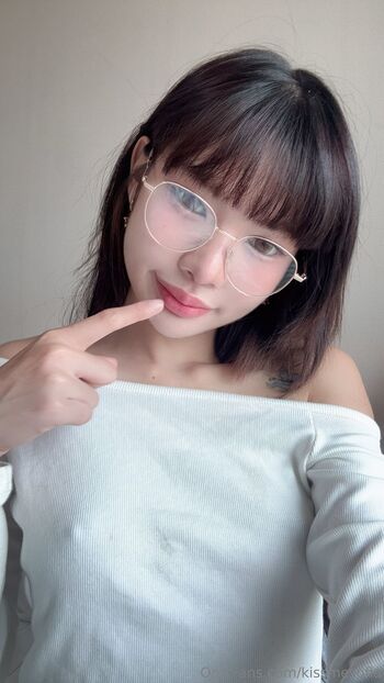 OnlyFans / kissmesofia nude photo #5