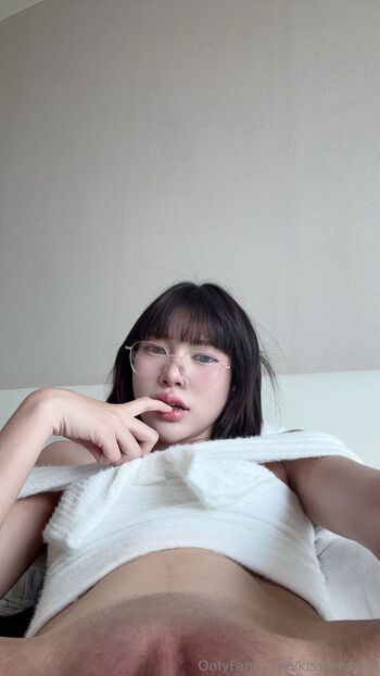 OnlyFans / kissmesofia nude photo #12