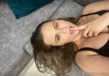 𝙈𝙄𝙎𝙏𝙍𝙀𝙎𝙎_𝘽𝘼𝘽𝙔 / kissy_pussy nude photo #31