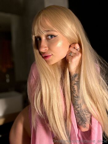 Ravena Wild / kitsune_alicie nude photo #6