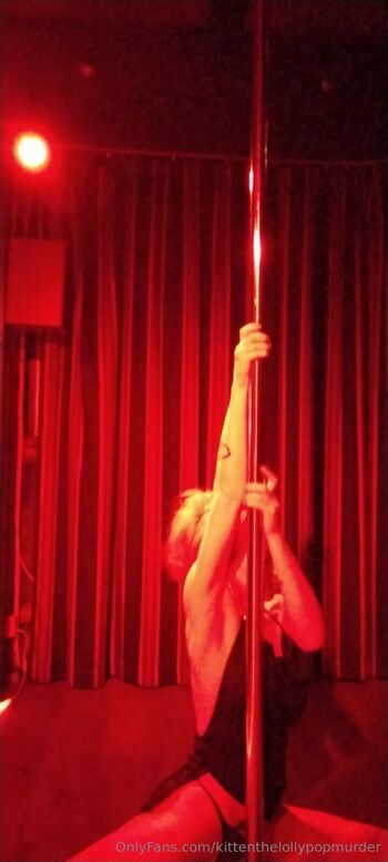 KITTE / kittenthelollypopmurder nude photo #9