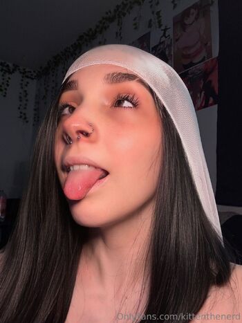 𝓚𝓲𝓽𝓽𝓮 / kittenthenerd nude photo #22