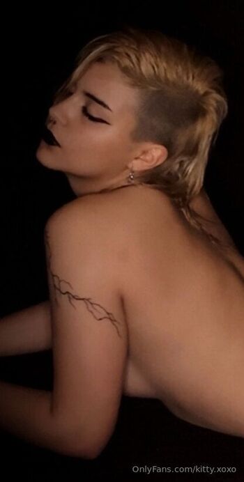 Kas / kitty.xoxo nude photo #5