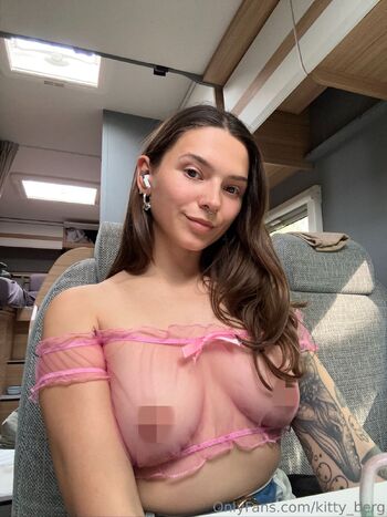 Kitty Berg climbe / kitty_berg / beerg.kitty nude photo #4