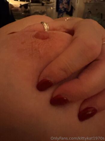 KittyKat1970 / kittykat1970s nude photo #1