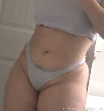 Kitt / kittykat_italia nude photo #5