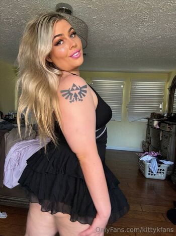 Kitty K Looking for BF / kittykfans nude photo #35