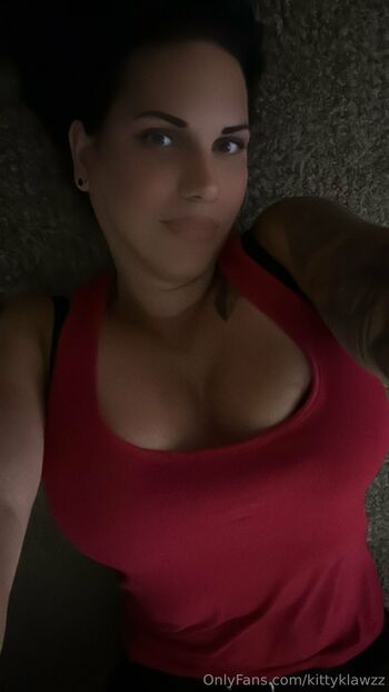 Seren / kittyklawzz nude photo #15