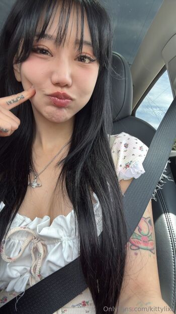Kitty Lix / kittylixo nude photo #12