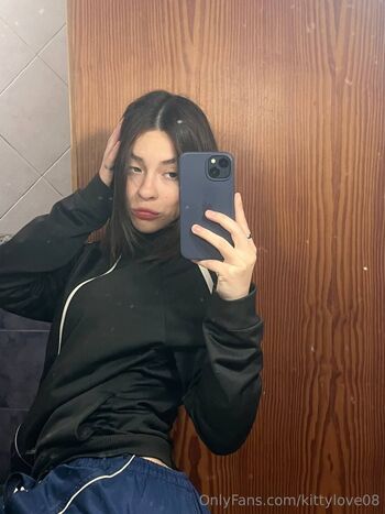 Kitty / kittylove08 nude photo #6