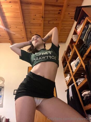 Kitty / kittylove08 nude photo #11