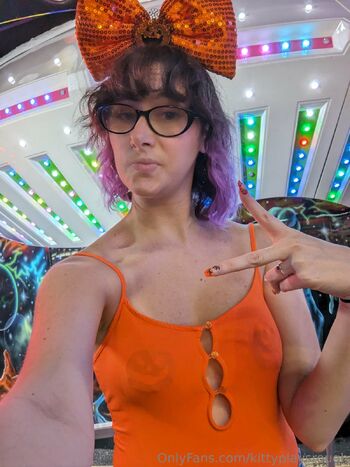 OnlyFans / kittyplaysrough nude photo #1