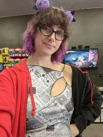 OnlyFans / kittyplaysrough nude photo #3