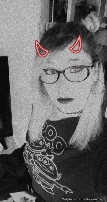 OnlyFans / kittyplaysrough nude photo #13