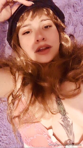 Kiwi / kiwiiwik / jelo_kiwi nude photo #3