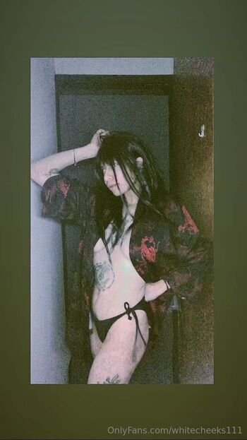 Kiwi / kiwiiwik / jelo_kiwi nude photo #5