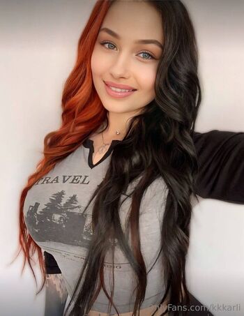 OnlyFans / kkkarli nude photo #6