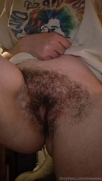 Knbe / kneebes nude photo #1