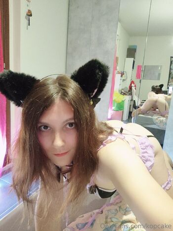 Lun / kopcake nude photo #2