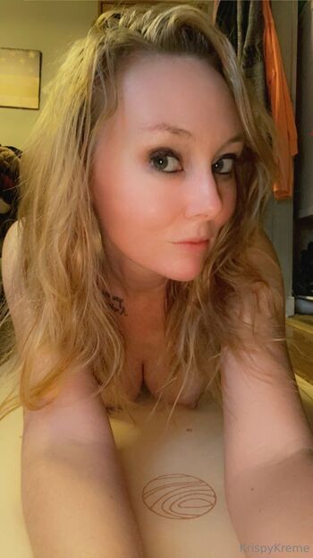 KrispyKrem / kristinaann1031 nude photo #16