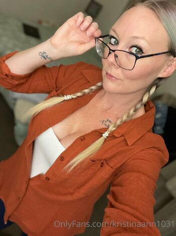 KrispyKrem / kristinaann1031 nude photo #33