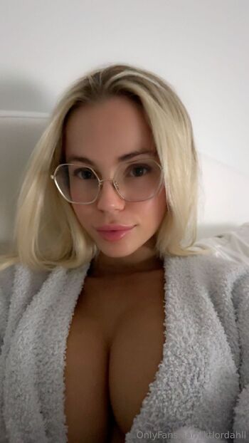 K / ktlordahll nude photo #11
