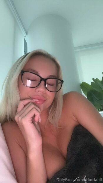K / ktlordahll nude photo #24