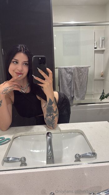 K / ktpineapple nude photo #8