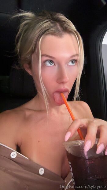 Kyl / kylayese nude photo #12