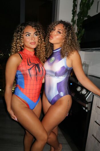 kyli / kyliezion nude photo #4