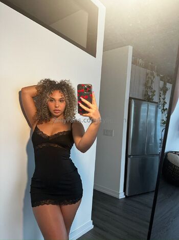 kyli / kyliezion nude photo #19