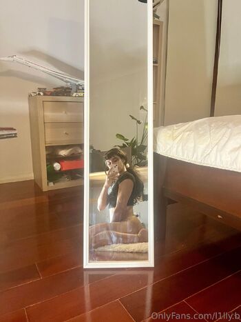 Lillyb1tc / l1lly.b nude photo #23
