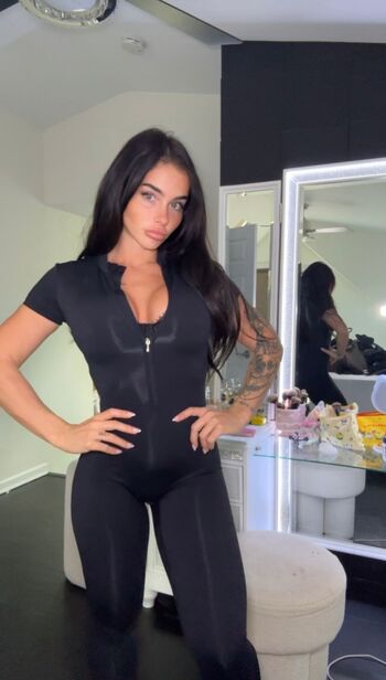 OnlyFans / laalarose nude photo #3