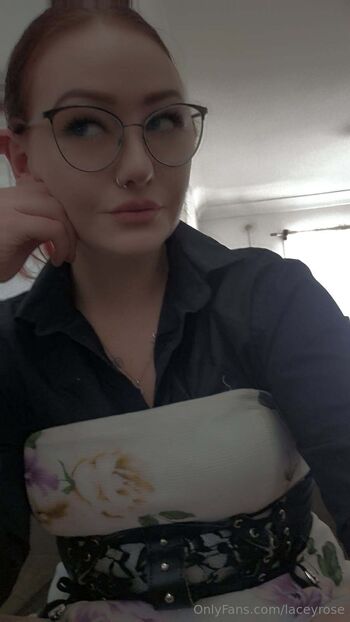 laceyros / laceyrose / misslaceyrosexx nude photo #1