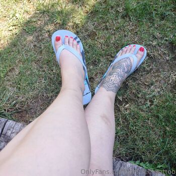 Sophi / lady.feet.tattoo nude photo #1