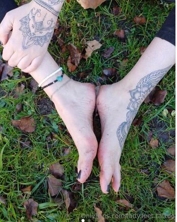 Sophi / lady.feet.tattoo nude photo #13