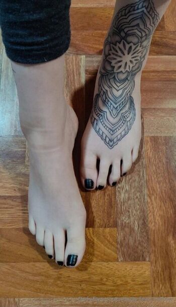 Sophi / lady.feet.tattoo nude photo #16