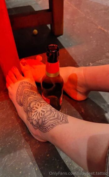Sophi / lady.feet.tattoo nude photo #22