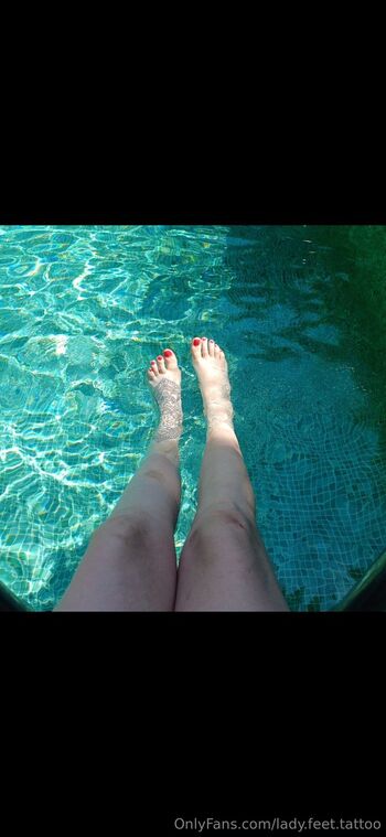 Sophi / lady.feet.tattoo nude photo #35