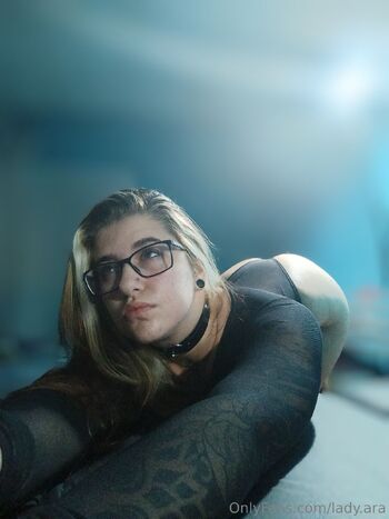 Aracel / ladyaraa nude photo #1